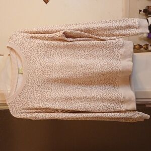 Honeydew Intimates Cream and Pink‎ Cheetah Print Sweater Top. Sz.M